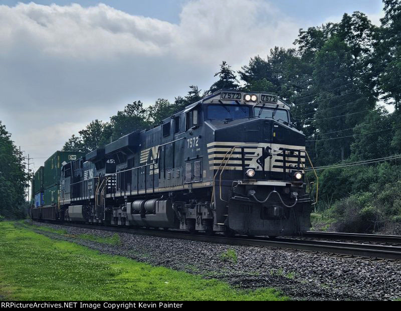 NS 7572